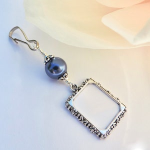 Wedding bouquet photo charms. 2x Pearl memorial charms. Set of 2 bridal bouquet charms. Pair of pearl Wedding keepsakes. Bridal shower gift. Navy shell pearls