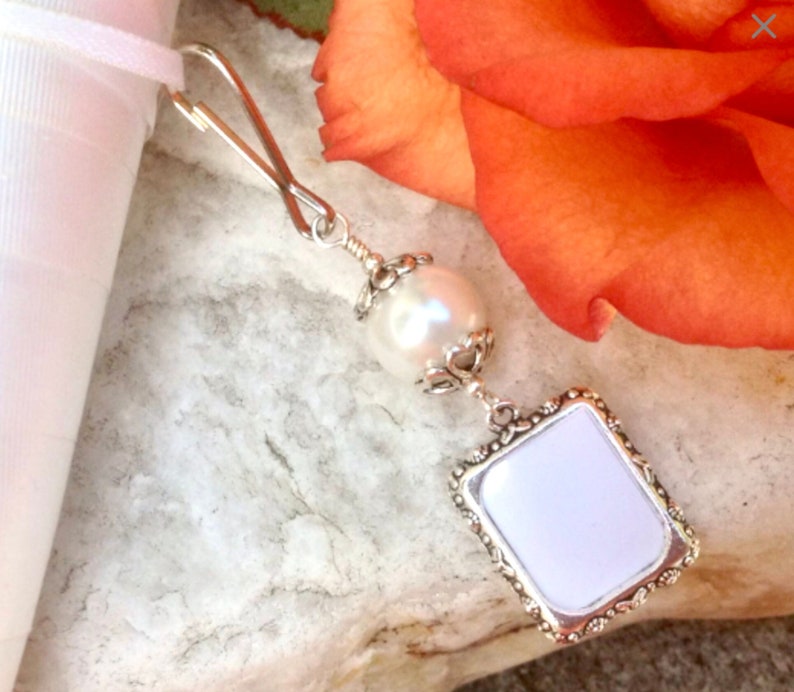 Wedding Bouquet photo charm with small picture frame and pearl bead. Memorial photo charm. Bridal shower gift. Gifts under 20. White