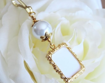 Gold tones Wedding bouquet charm. Bridal shower gift. Memorial photo charm. Wedding keepsake.