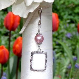 Wedding bouquet photo charm with Freshwater pearl. Memorial photo charm for a bride's bouquet. Rose pink pearl