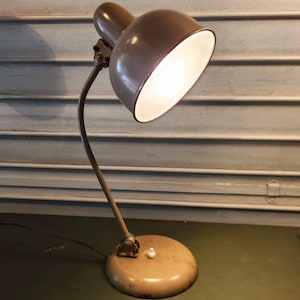 Vintage French Industrial Desk Lamp – Double Jointed – Desert Khaki Patina – 1950s Bauhaus Style – B22 Socket – Rare Military Look