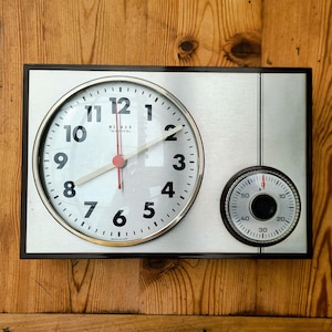 Vintage Weimar Wall Clock - Retro GDR Design from the 1970s - Brown Color