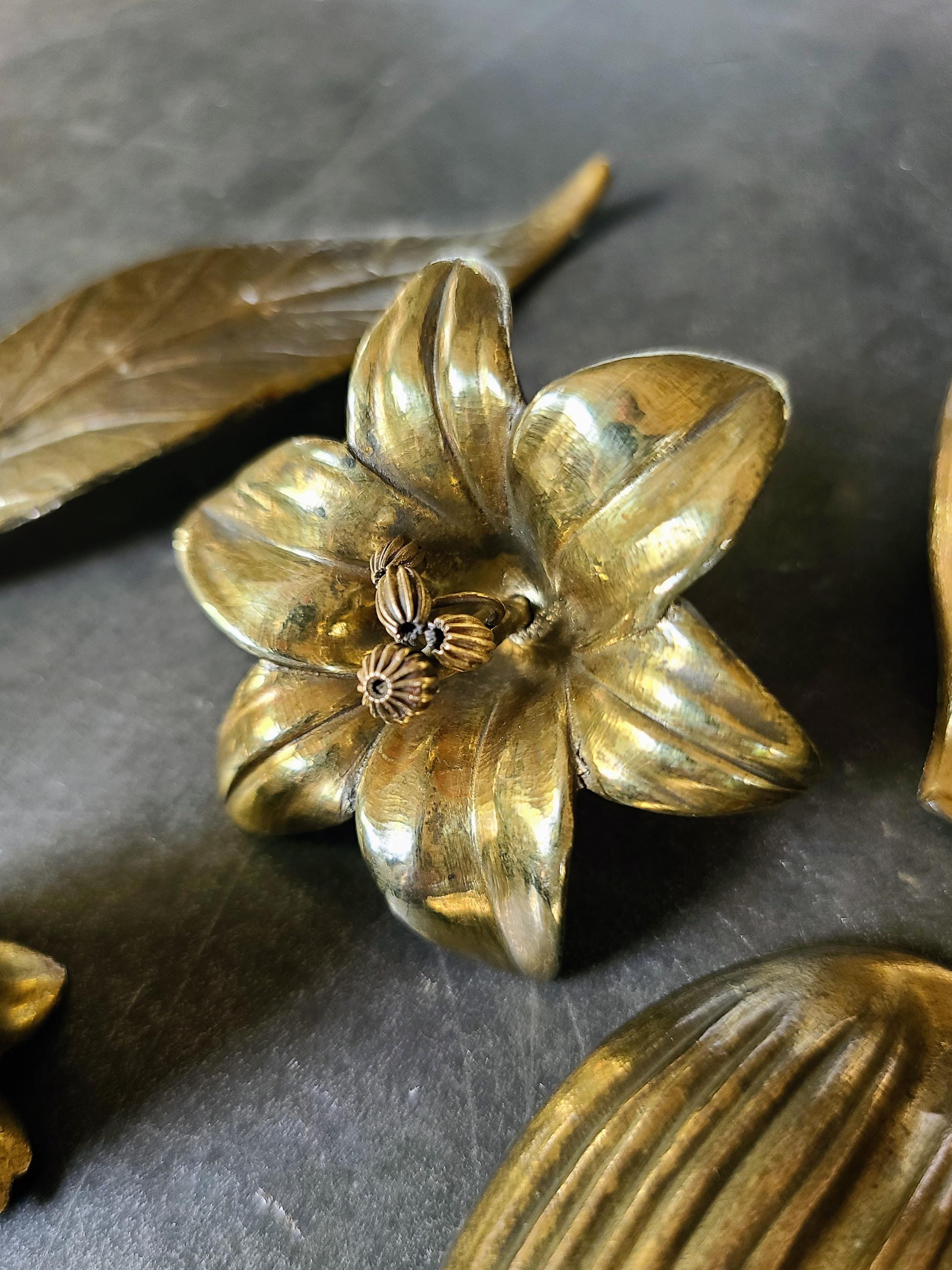 ヴィンテージ アンティーク 真鍮製 ロータスフラワー アッシュトレイ