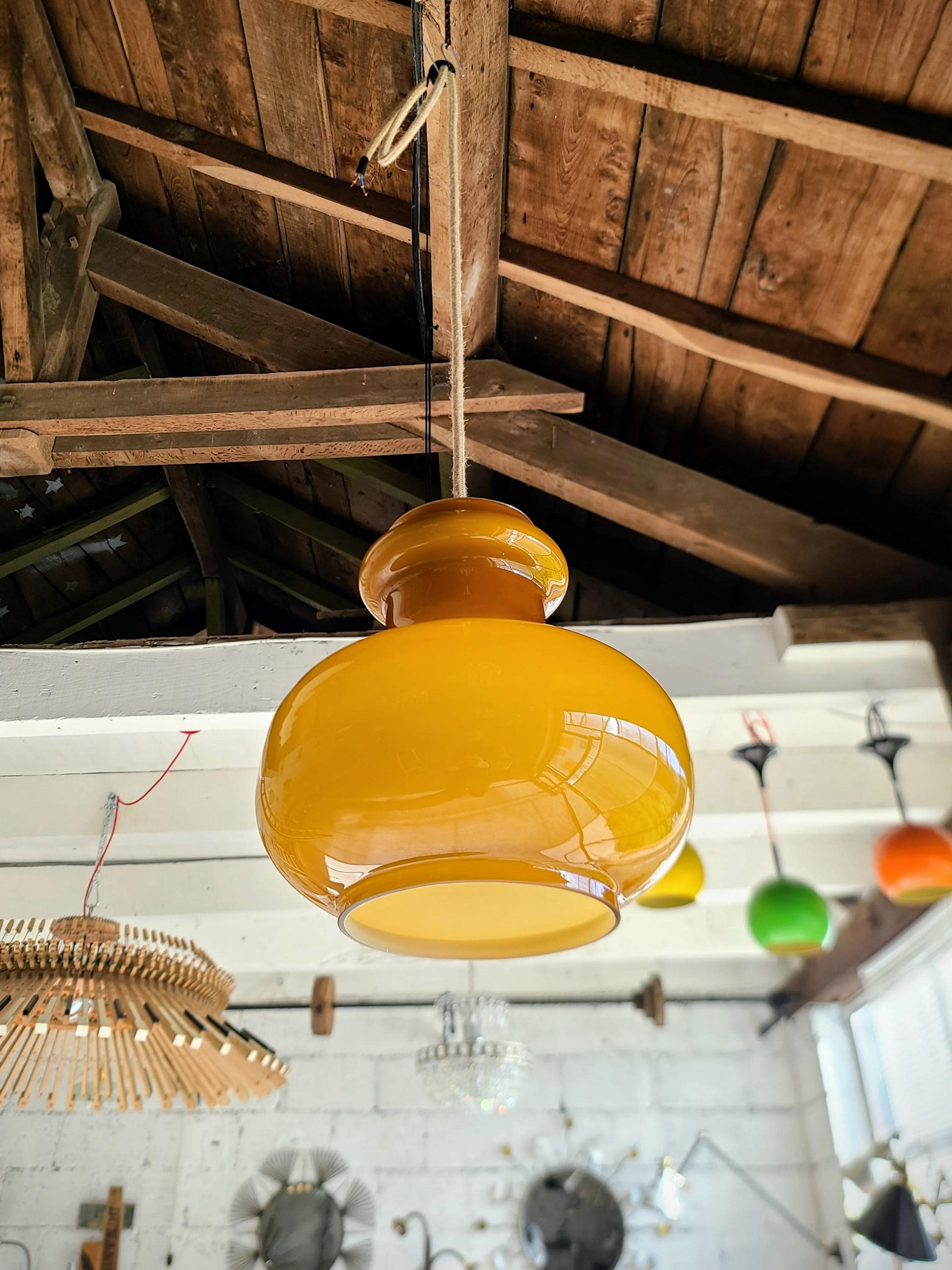 LAMPE LUSTRE OU suspension vintage scandinave en verre opalin jaune