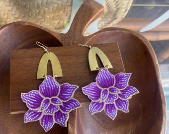 Brincos de fibra batik