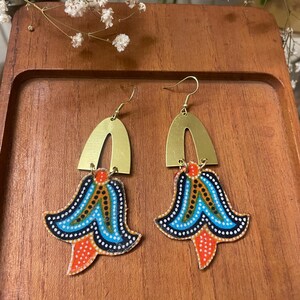 Kolczyki z włókna batikowego