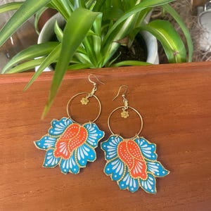 Kolczyki z włókna batikowego