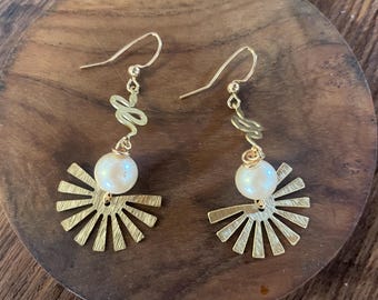 Brass and beads earrings