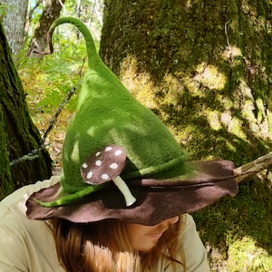 Enchanting Forest Elf Green Wool Hat with Mushroom - Perfect for Wizard & Witch Costumes