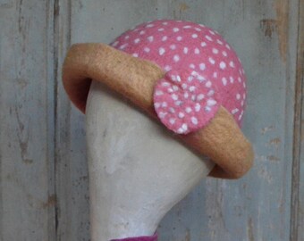 Pink Polka Dot Cloche Hat, Felted Wool Hat, Woolen Hat, Polka dot hat, Women's Winter Hat, Autumn Hats, Vintage Wear