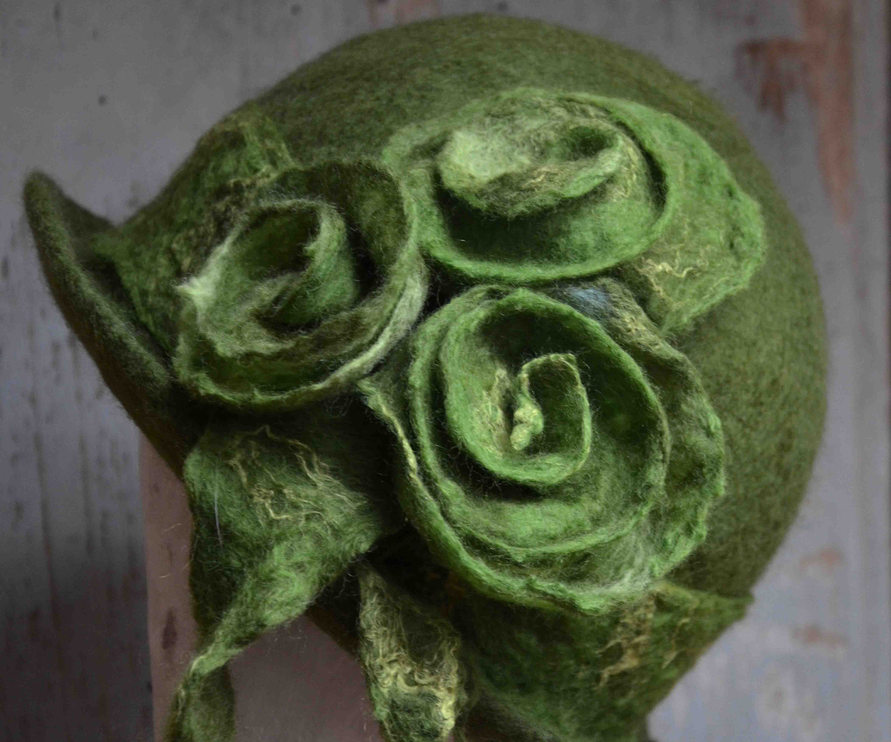 Vtg 50s Green Wool Felt Cloche Hat Floral Velvet Glenover Flapper Style JS Cloche Green Vintage Hats for Women for sale | eBay main image 4