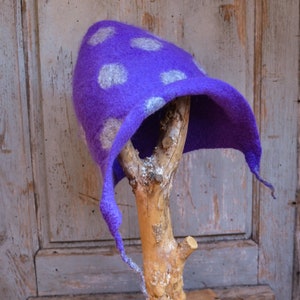 Pixie elf hat in purple and grey dots, fairycore hat winter wool hat Fairy hat Theater hat Hand made felt hat