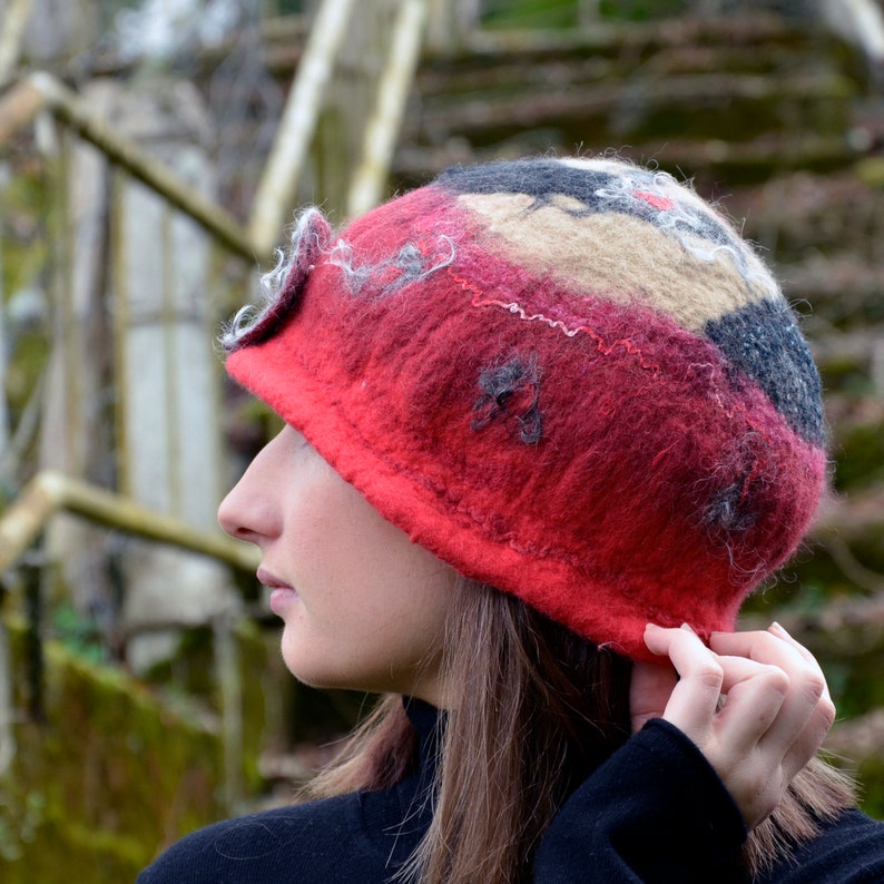 with a felt portrait of a girl for a unique gift. 1920s Cloche in red merino wool