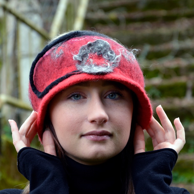 with a felt portrait of a girl for a unique gift. 1920s Cloche in red merino wool