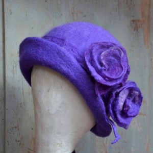 Purple 1920s cloche hat, unique Millinery hat, Felt Hat for Women, Flapper Artist Hat, wool hat with roses, Mrs Fisher hat, Bohemian Style