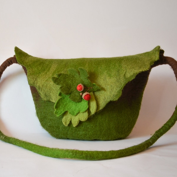 Leaf felt handbag handmade art purse, felt shoulder bag, pixie bag fairy bag with a leaf and acorn pin