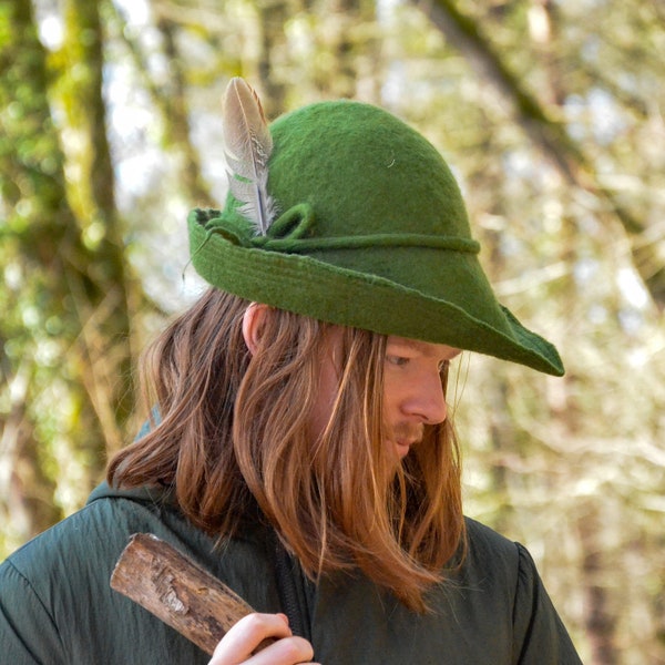 Robin Hood Hat in green, Peter Pan Hat, Archer Hat, Wool felted Medieval Hat, Bycocket hat, Ranger Hat, Sauna Hat