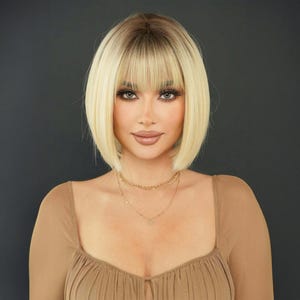 Blonde kurze Bob Perücke, kurze Perücke, kurze Bob Perücke, Perücke mit Pony, Kostümperücke, Cosplay Perücke, Kunstfaserperücke