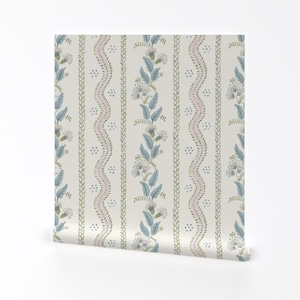 Traditionelle Tapete mit Blumenmuster zum Abziehen und Aufkleben - Feminin hübsch - Wanddekoration - Salbei Blau Auf Creme by danika_herrick