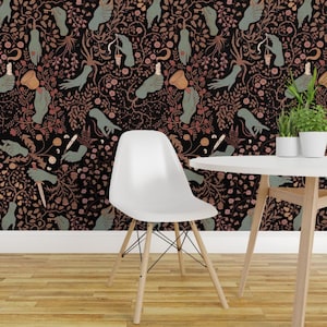 Papel de Parede com Estampa de Mãos - Suas Mãos Estão Frias, da Tanaudel - Estilo Romântico Floral Vitoriano Gótico, Removível e Autoadesivo, em Rolo, da Spoonflower imagem 1
