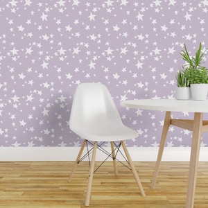 Papel pintado de estrellas - Tela de estrellas color lavanda pastel de Andrea Lauren - Rollo de papel pintado autoadhesivo removible con estampado personalizado de estrellas de Spoonflower