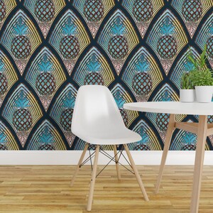 Art-déco-Tapete – Großes Ananas-Motiv von Gingerlique – Individuell bedruckte, selbstklebende Tapetenrolle im Art-déco-Stil von Spoonflower
