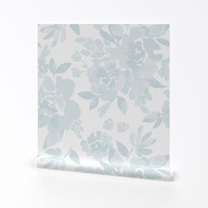 Carta da parati rimovibile Cottagecore Floral Peel and Stick - Soft Blue Botanical - Decorazione murale - Bailee Blue Rose di indybloomdesign