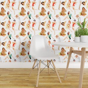 Pinup-Tapete - Tropische Pinup-Girls By Elliottdesignfactory - Pinup- individuell bedruckte, entfernbare, selbstklebende Tapetenrolle von Spoonflower