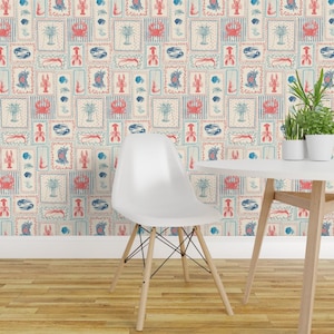 Papel pintado autoadhesivo con diseño de retazos costeros - Rayas crema, azul y rojo con motivos marinos - Decoración de pared removible - Crustáceos de house_of_haricot