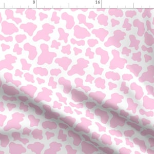 Rosa Kuhflecken Stoff - Kleiner rosa Kuhdruck Erdbeere 90er Jahre Throwback von Charlottewinter - Bauernhof Baumwollstoff Bulk Stock bei Spoonflower