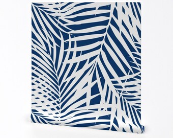 Fronds Wallpaper - Fronds White On Navy de Danika Herrick - Palms Navy Rollo de papel tapiz autoadhesivo extraíble impreso personalizado de Spoonflower