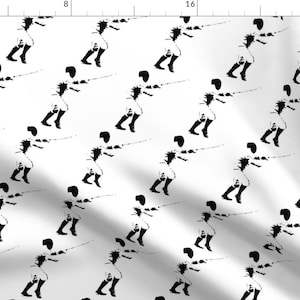 Peut inclure: Un motif répété en noir et blanc d'une personne faisant de l'escrime. La personne porte un masque d'escrime et tient une épée d'escrime. Le motif est sur un fond blanc.