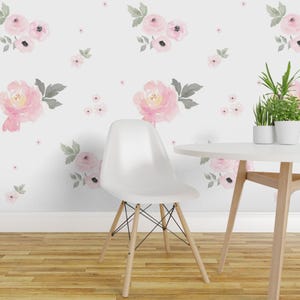 Blommig tapet - Söta rodnande rosor med färre blommor från Shopcabin - Specialtryckt avtagbar självhäftande tapetrulle från Spoonflower