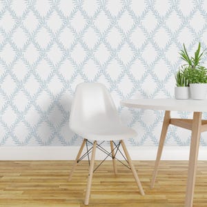 Carta da parati adesiva Diamond Trellis - Colori tenui, stile costiero nautico, bianco - Decorazione murale rimovibile - Motivo a traliccio con foglie di danika_herrick