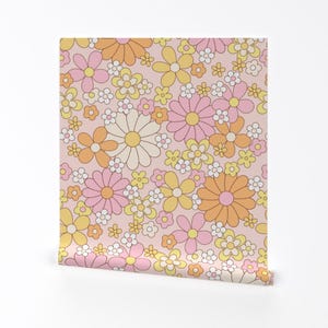 Abnehmbare Vintage Blumen Tapete zum Abziehen und Aufkleben - Retro Blumen Groovy Flower Power Rosa - Kunst Tapete - Blumen auf Pfirsich by kimsa
