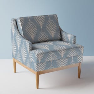 Tissu d&#39;ameublement feuilles de palmier minimal - bleu doux feuilles de palmier par michele_norris - tissu botanique côtier avec palmier par mètre avec cuillère