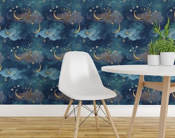 Skurrile Tapete zum Abziehen und Aufkleben - Himmlische Sterne Wolken Mond Nachthimmel Galaxie - Abnehmbarer Wanddekor Kunst - Magischer Himmel by bloomsical
