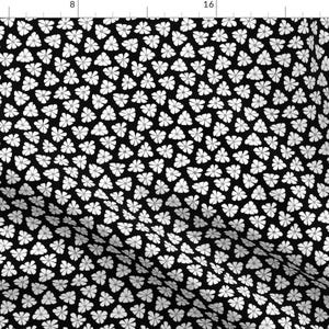 White Daisy Fabric - Black And White Daisy by krista_lynn - White Floral Modern Retro Spring Daisy Summer Fabric by the Yard by Spoonflower