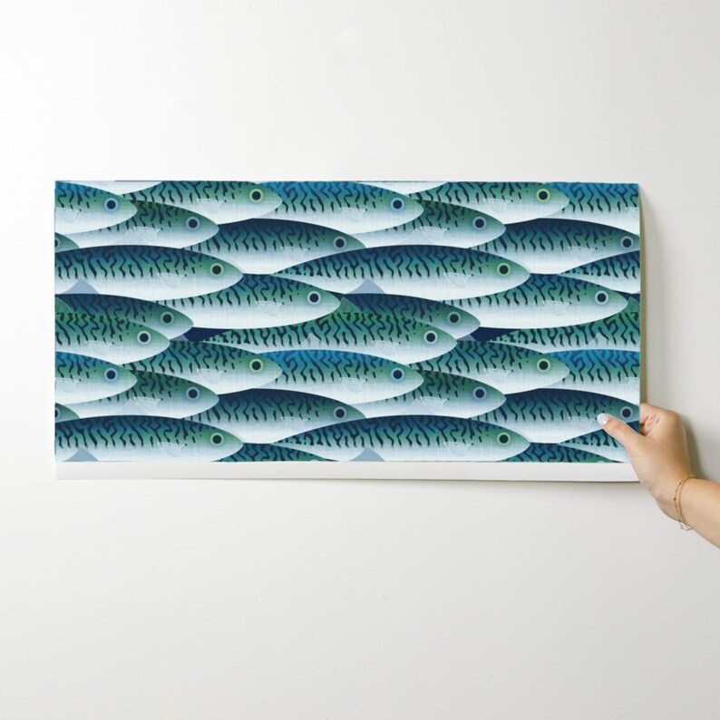Fisch-Tapete - Meer von Spellstone - Fisch-blauen Schuppen Sportler Angeln Individuell bedruckte entfernbare selbstklebende Tapetenrolle von Spoonflower Bild 9