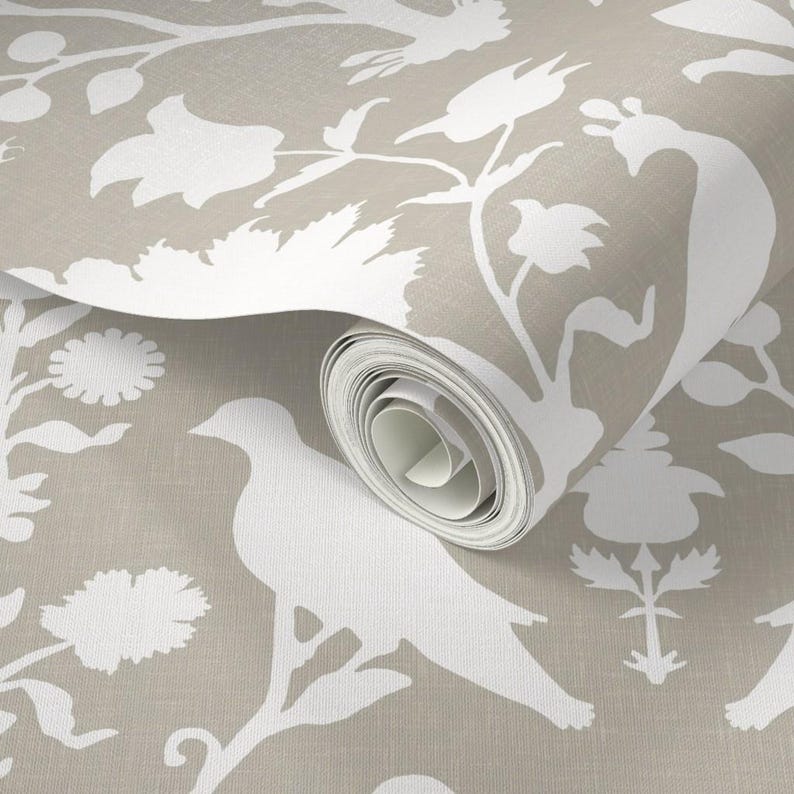 Påfågelstapet - Revere Pewter Oiseaux av Willowlanetextiles - Fågeltryckt avtagbar självhäftande tapetrulle av Spoonflower bild 3
