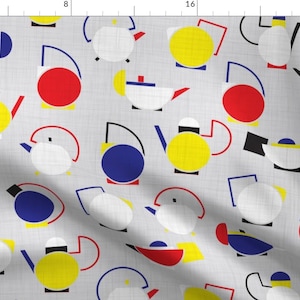 Puede incluir: Un patrón repetido de teteras abstractas en rojo, amarillo, azul, blanco y negro sobre un fondo gris claro.