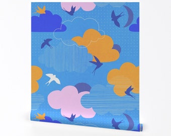 Papier peint hirondelle volante - hirondelles du ciel par dominique_vari - papier peint amovible bleu clair orange rose par Spoonflower