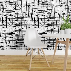Schwarze Tapete – Tintenklecks-Motiv in Schwarz-Weiß von Pond Ripple – Schwarze, individuell bedruckte, abnehmbare, selbstklebende Tapetenrolle von Spoonflower Bild 1