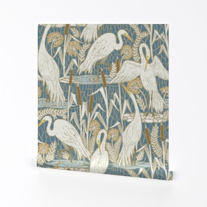 Abnehmbare Tapete im Art Deco Stil - Wild Vögel Küstenkranich See - Kraniche Muted Blue by illaberek