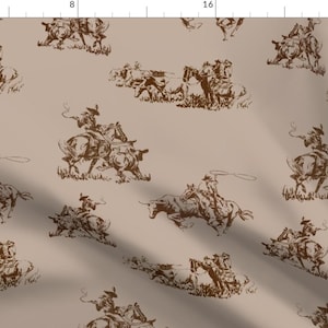 Könnte beinhalten: Ein nahtloses Muster mit einem sich wiederholenden Design von Cowboys auf Pferden, die Rinder mit einem Lasso fangen. Das Muster ist in Brauntönen auf einem hellbraunen Hintergrund.