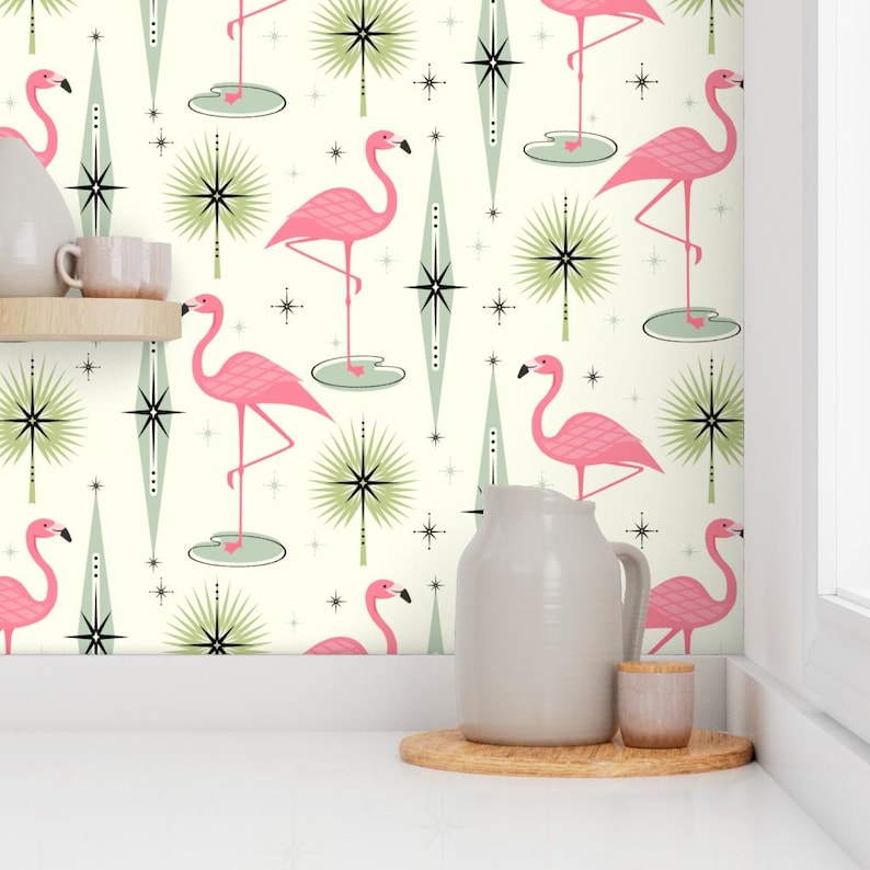 Pink Flamingos Wallpaper - Atomic Flamingo Von Studioxtine - Retro Individuell bedruckte, entfernbare selbstklebende Tapetenrolle von Spoonflower Bild 7
