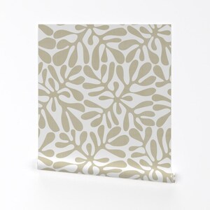 Aboriginal Wallpaper - Tan Block Print von Danika Herrick - Neutral Jungle Plants Vines Entfernbare selbstklebende Tapetenrolle von Spoonflower