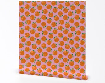 Papier peint oranges vifs - oranges sur rose par cerigwen - papier peint agrumes rétro mod mandarine amovible peel and stick par Spoonflower