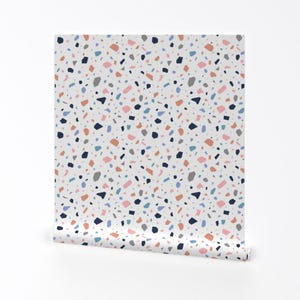 Papier peint terrazzo - Terrazzo blanc par Lub by Lamb - rouleau de papier peint auto-adhésif amovible imprimé personnalisé pierre terrazzo par Spoonflower