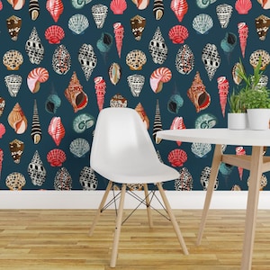 Papel de Parede Conchas Marinhas - Azul Marinho Náutico Praia Verão por Andrea Lauren - Rolo de Papel de Parede Autoadesivo Removível com Impressão Personalizada da Spoonflower